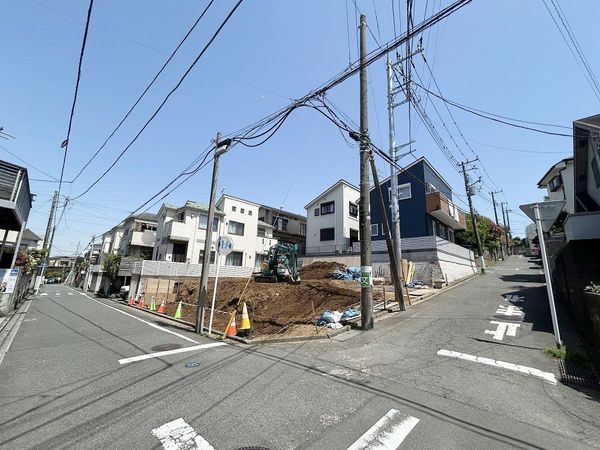 南区中里4丁目 新築戸建2号棟 前面道路含む外観 南区中里4丁目 新築戸建2号棟 前面道路含む外観