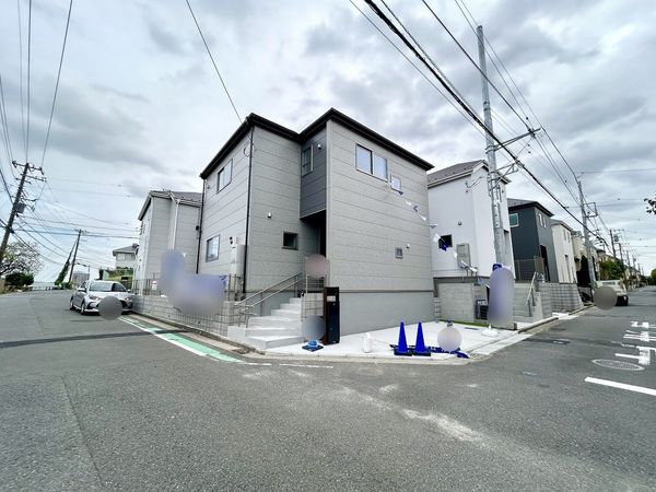 南区別所中里台 新築戸建 6号棟 前面道路含む外観 南区別所中里台 新築戸建 6号棟 前面道路含む外観
