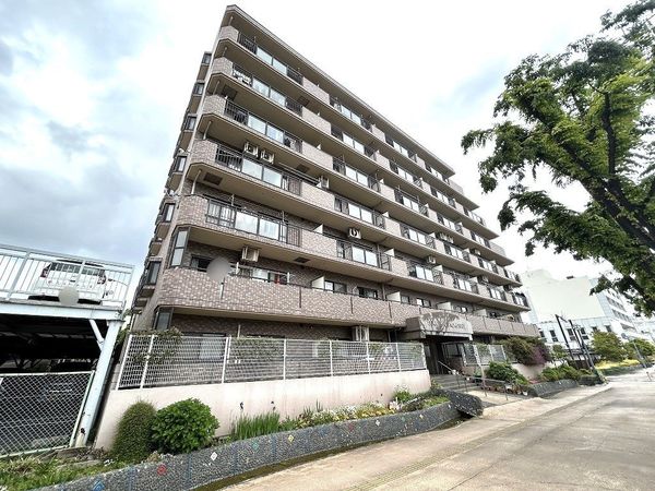 磯子パインプロムナード 外観