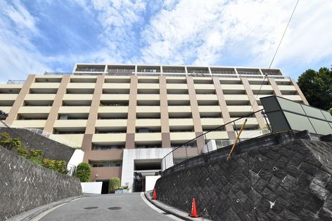 リステージ上大岡 外観