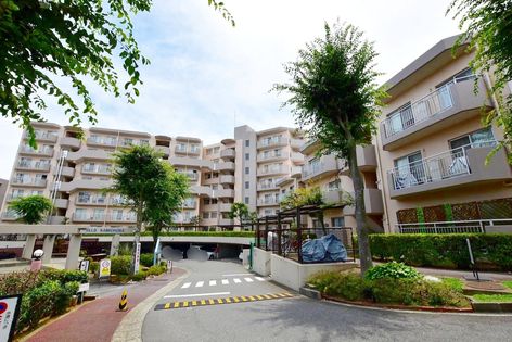 ロイヤルヒルズ上大岡 1号棟 外観