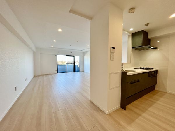 ワコーレロイヤルヒルズ横浜蒔田 リビング