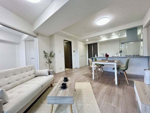 ヴェレーナシティパレ・ド・シエル カルティエ2 リビング ヴェレーナシティパレ・ド・シエル カルティエ2 リビング