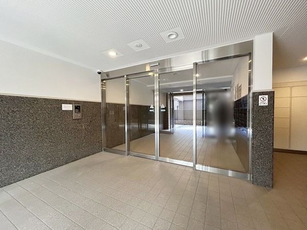 サングレイス横浜蒔田 エントランス