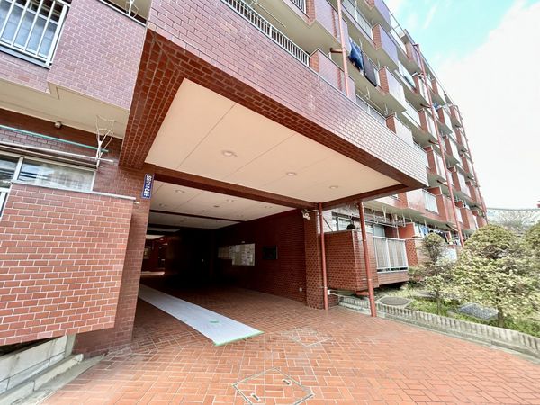 ライオンズマンション上大岡第2 エントランス エントランス