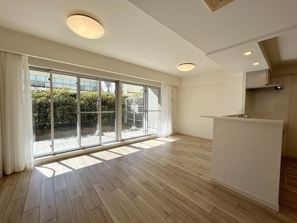 クレストフォルム横浜根岸 リビング