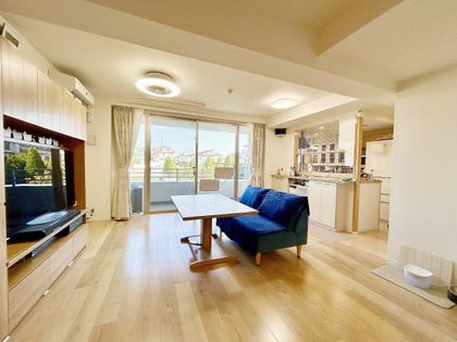 ジェイパークヴィラ横濱 リビング