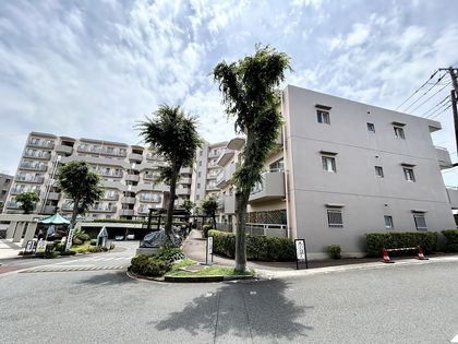 ロイヤルヒルズ上大岡 1号棟 外観