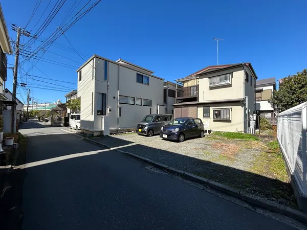 前面道路と周辺現地です