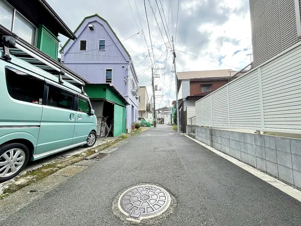 北西側前面道路
