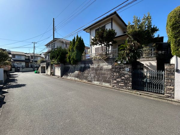 横須賀市湘南鷹取4丁目(土地) 前面道路含む外観