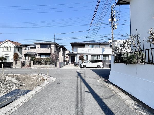 金沢区金沢町土地 1区画 前面道路含む外観