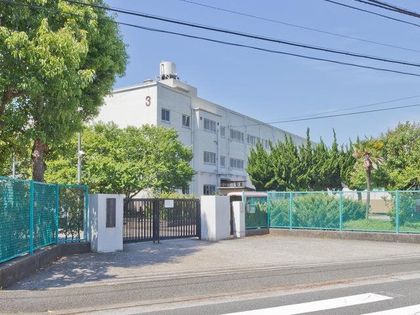 金沢中学校（約1040ｍ）