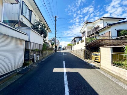 前面道路含む外観