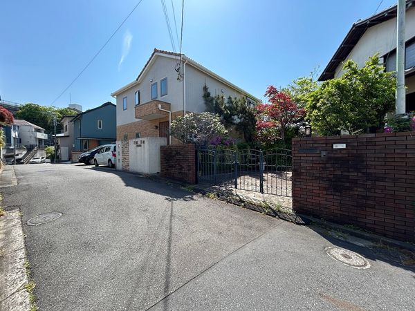 金沢区釜利谷東6丁目(土地) 前面道路含む外観 金沢区釜利谷東6丁目(土地) 前面道路含む外観