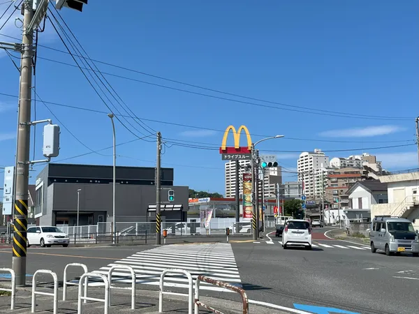 三浦海岸の交差点まで約70ｍ