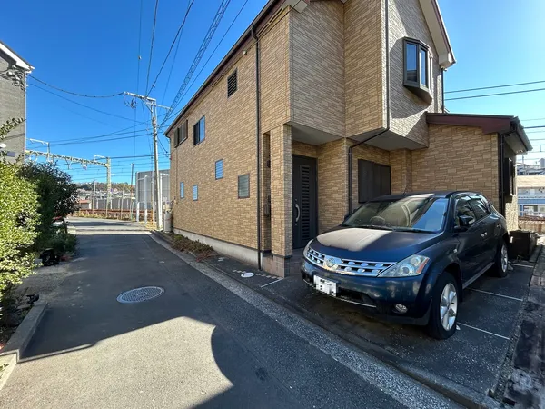 金沢文庫駅西口側のほぼ平坦アクセスです