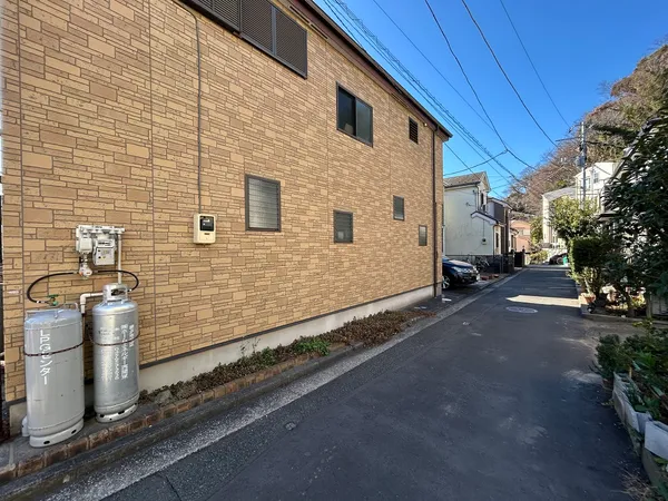 前面道路と周辺現地です