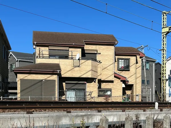 南東側が線路ですので陽当り良好です