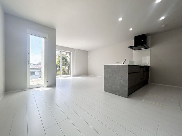 金沢区六浦3丁目 新築戸建 2号棟 リビング