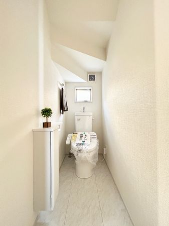 金沢区六浦東1丁目新築戸建 1号棟 トイレ