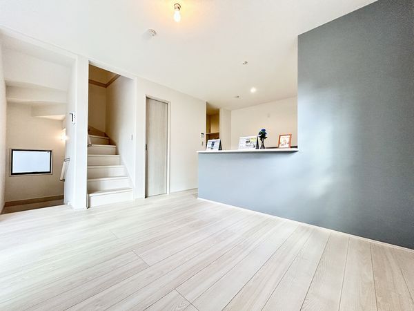 金沢区六浦東1丁目新築戸建 2号棟 リビング