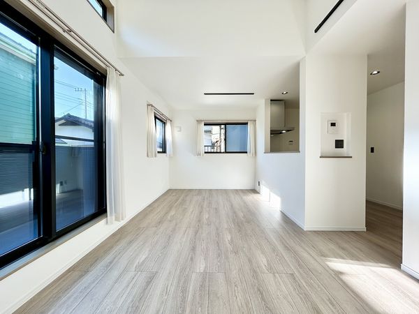 金沢区高舟台2丁目 新築戸建 リビング