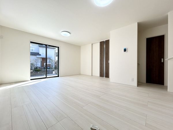金沢区柳町新築戸建 2号棟 リビング