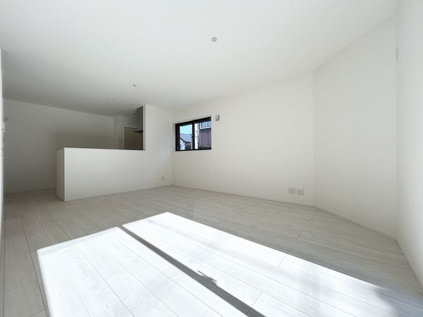 金沢区釜利谷南2丁目新築戸建 2号棟 リビング