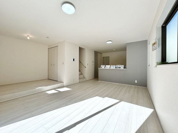 金沢区釜利谷西3丁目新築戸建 1号棟 リビング