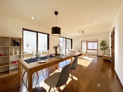 金沢区富岡西3丁目 戸建 リビング