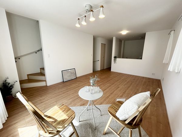 金沢区寺前2丁目新築戸建 B号棟 リビング