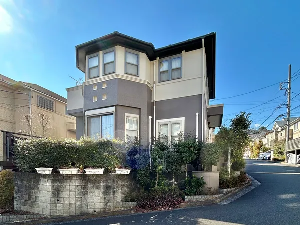 角地に付き開放感があります