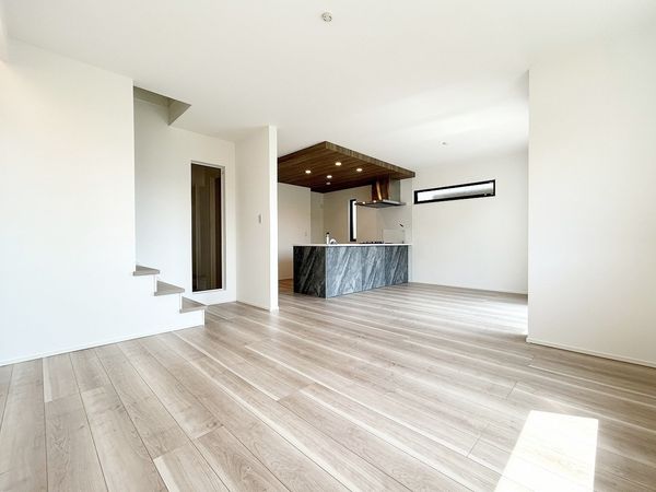 金沢区富岡東1丁目新築戸建 2号棟 リビング