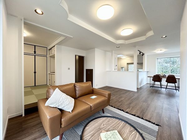 金沢区六浦5丁目 戸建 リビング