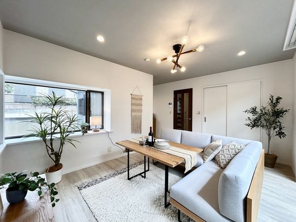 金沢区長浜1丁目 戸建 リビング