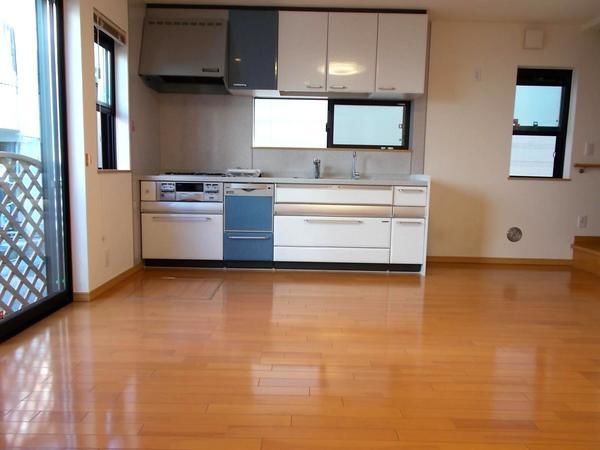 船越町6丁目 戸建 リビング 船越町6丁目 戸建 リビング