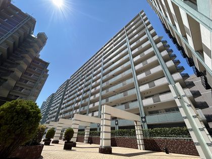 横須賀汐入ハイム 2号棟 外観