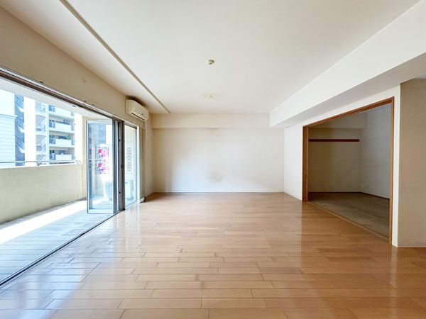 レイディアントシティ横濱 カルティエ8 リビング