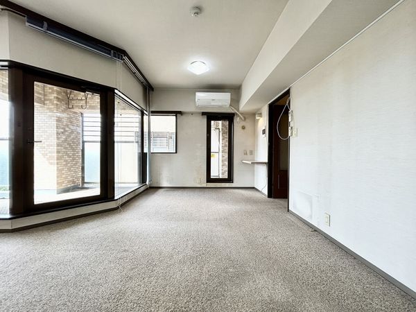 エステ・シティ湘南六浦 壱番館 リビング エステ・シティ湘南六浦 壱番館 リビング