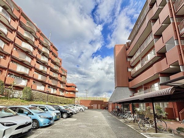 ライオンズマンション金沢八景 C棟 駐車場 駐車場