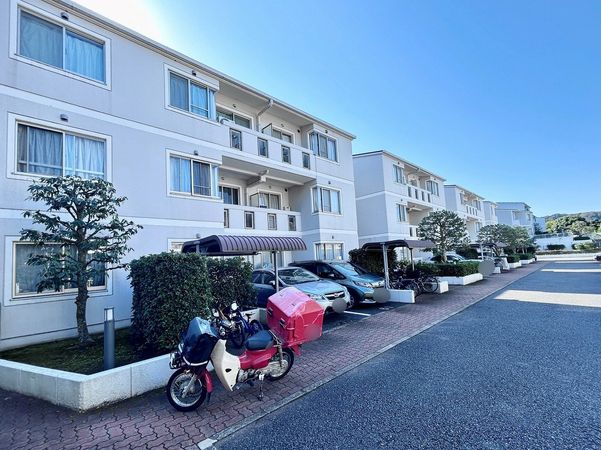 金沢文庫パークタウン・フォーレスト E棟 外観