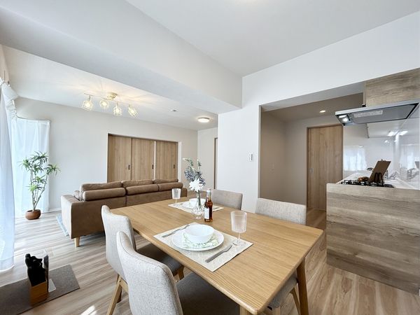 金沢文庫パークタウン・フォーレスト E棟 リビング