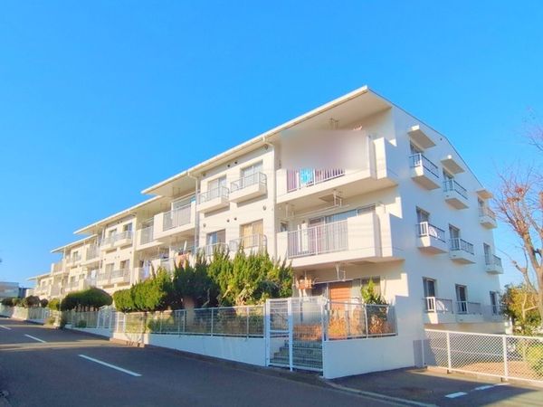 メガロン能見台 参番館 外観