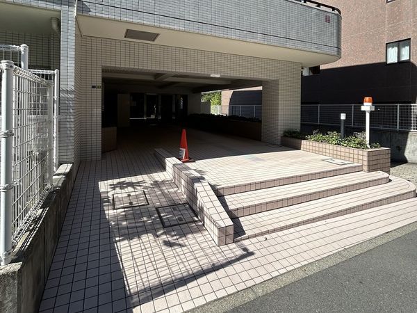 湘南鷹取・ミセスカーム エントランス