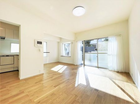 メガロン能見台 壱番館 リビング メガロン能見台 壱番館 リビング