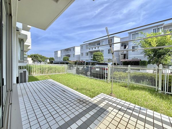 金沢文庫パークタウン・フォーレスト E棟 庭