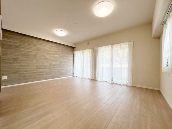 ウェルシティ横須賀ポートバレーヌ 3番館 リビング ウェルシティ横須賀ポートバレーヌ 3番館 リビング