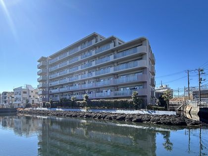 D’レスティア金沢八景アクオ 外観