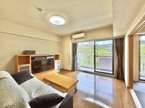 コモア六浦 5番館 リビング